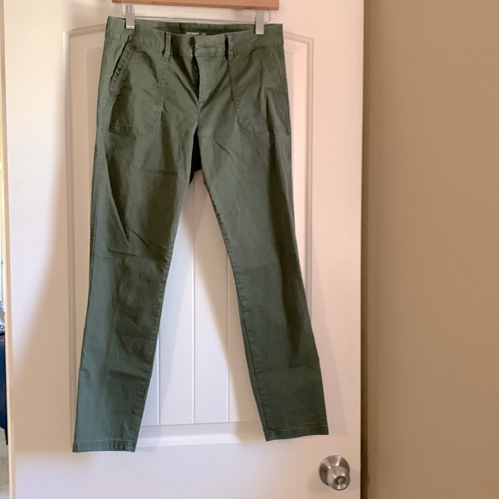 Old Navy Pixie Olive Green Pants Size 4
